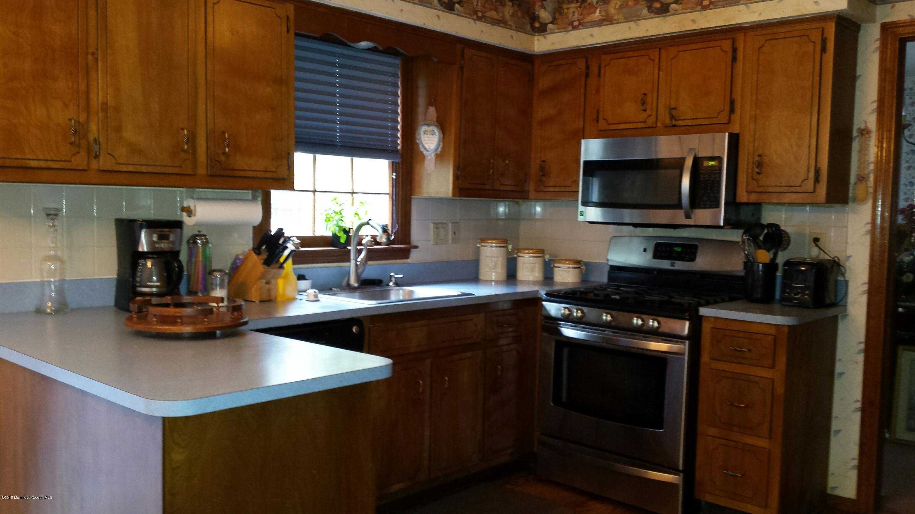 6 Spicy Pond Road Howell, NJ 07731 - Photo 6 of 16 Kitchen