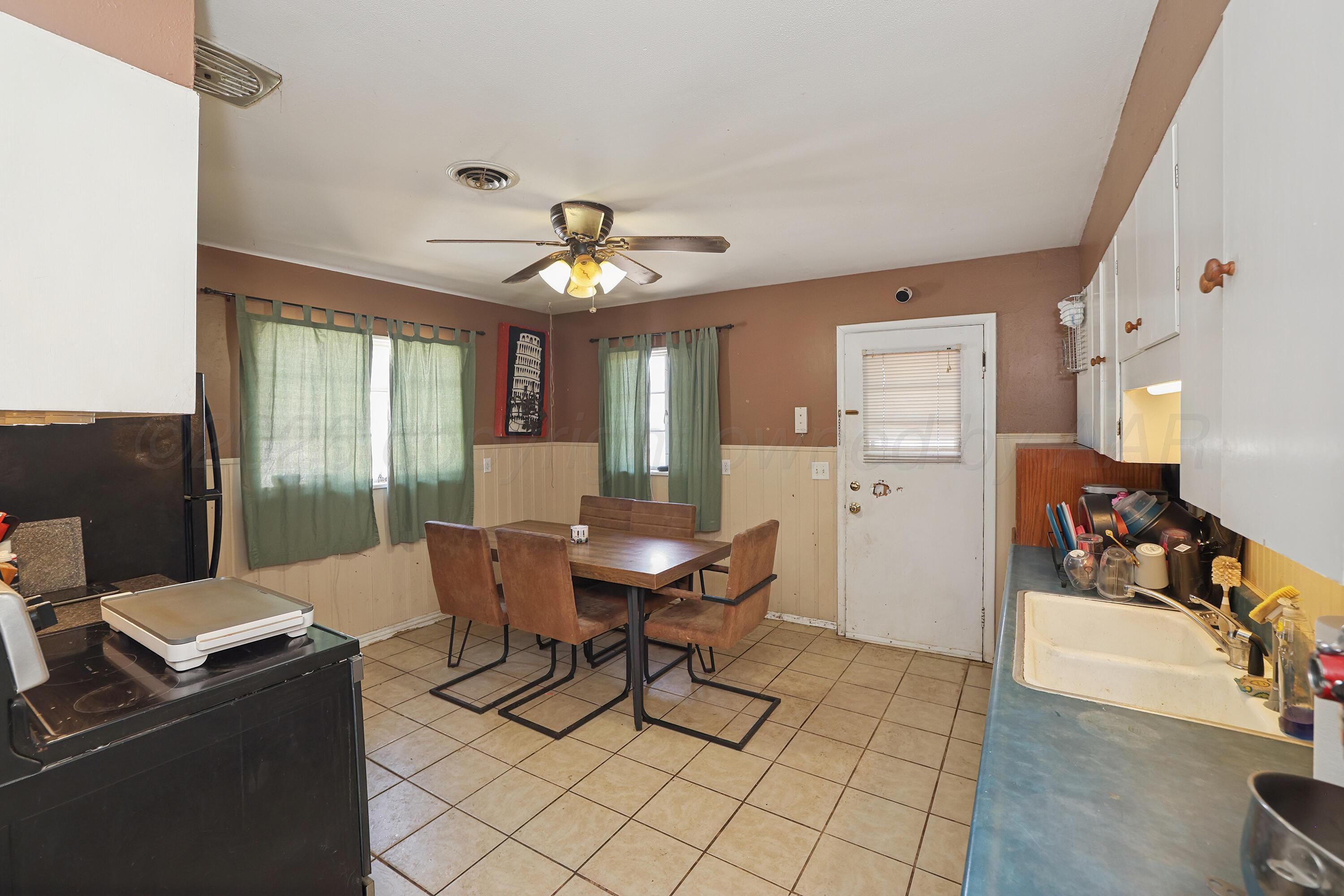 4119 Crockett Street Amarillo, TX 79110 - Photo 6 of 26 6-Kitchen