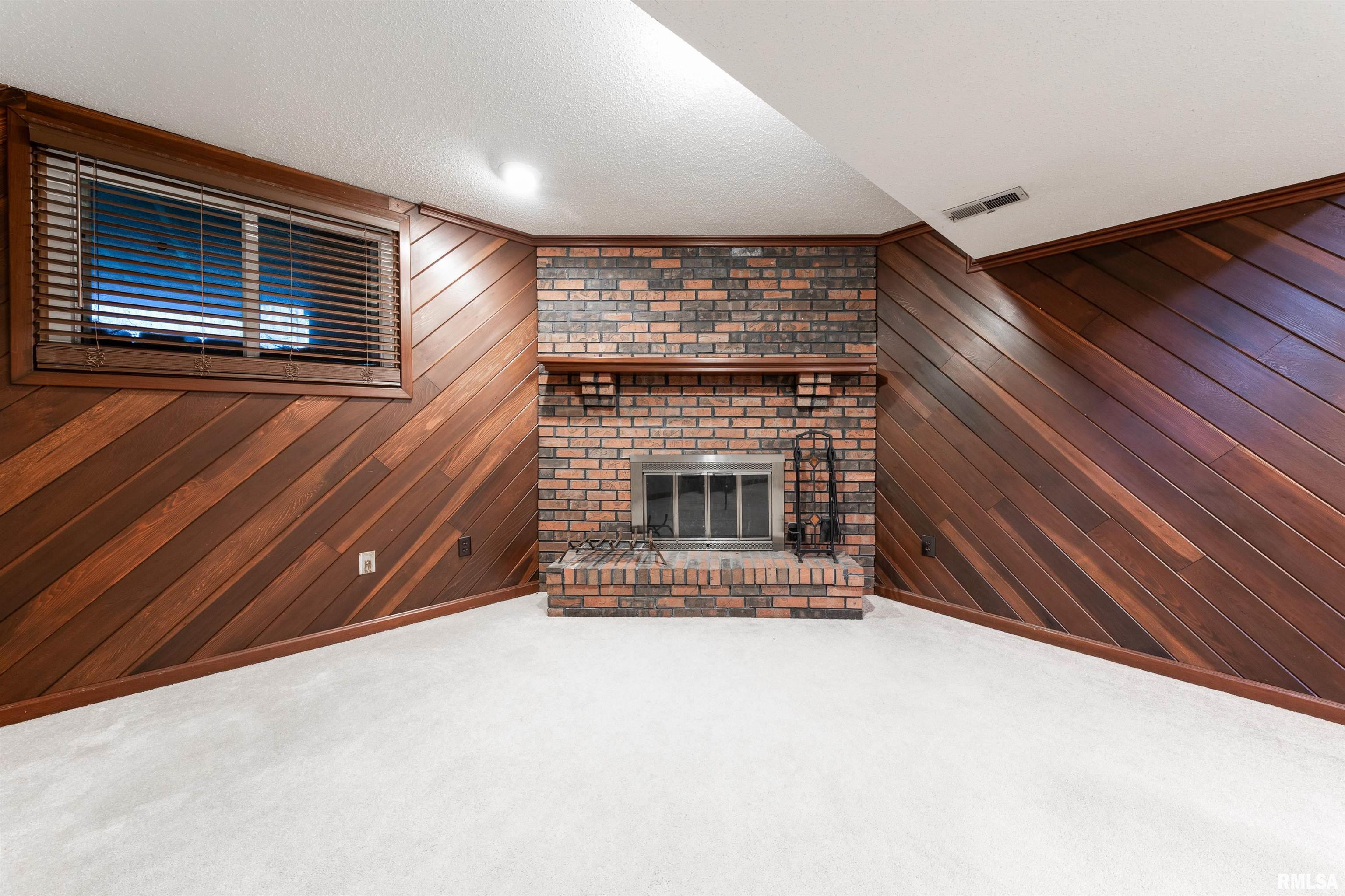 1315 West Queens Court Road Peoria, IL 61614 - Photo 34 of 52