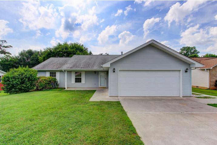 110 Sunset Ridge Court Maryville, TN 37804 - Photo 3 of 20 Screen Shot 2018-07-23 at 7.08.04 AM