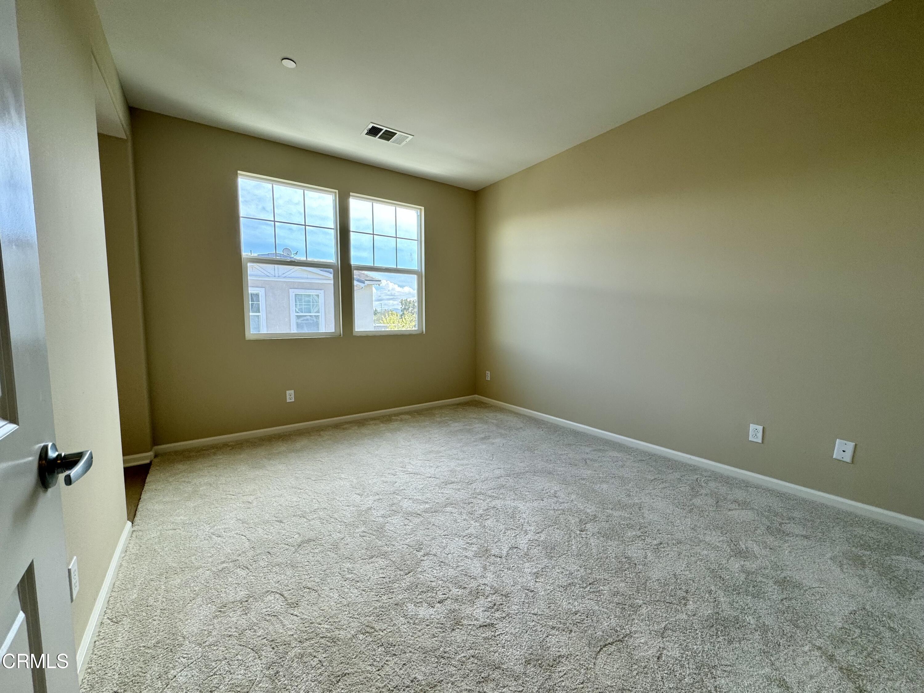 3667 Islander Walk Oxnard, CA 93035 - Photo 18 of 33 an empty room and window