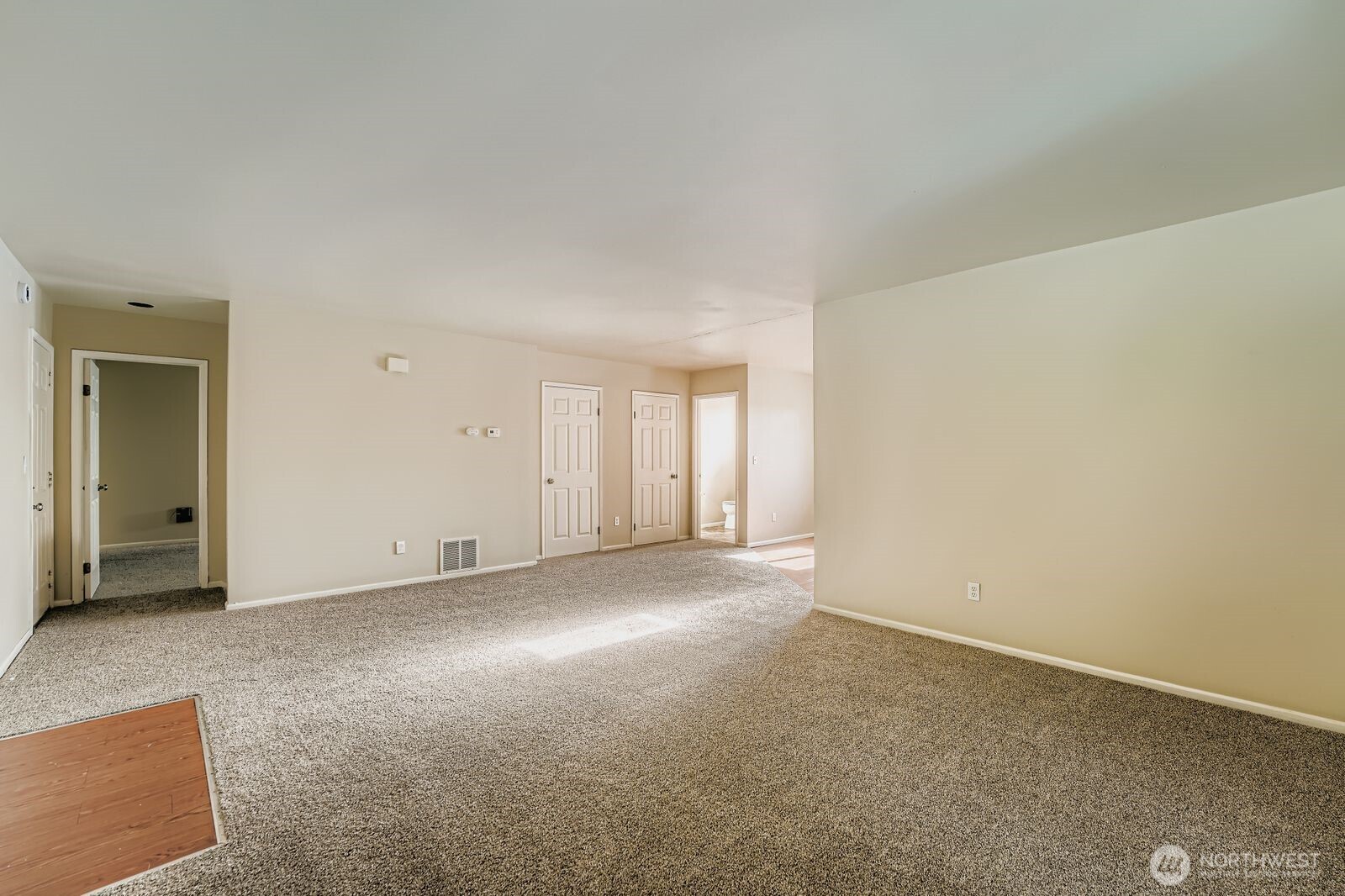 3727 South Pilgrim Street Seattle, WA 98118 - Photo 5 of 21