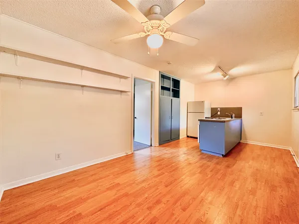 $750 | 2721 Hemphill Park, Unit B 10521C, Austin, TX 78705