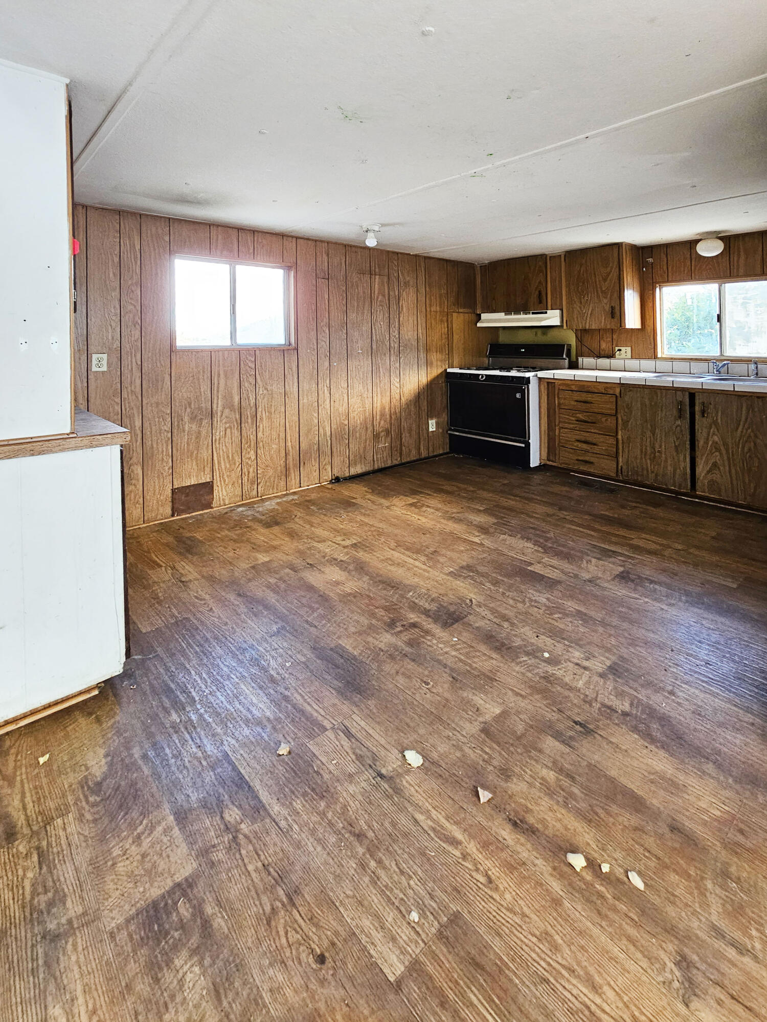 34220 Cheseboro Road Palmdale, CA 93552 - Photo 4 of 17 20231129_140111