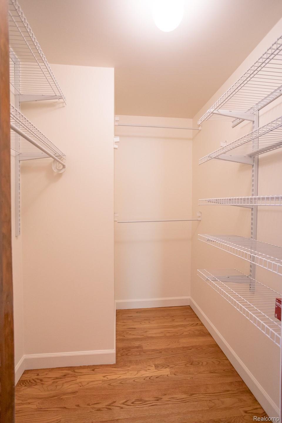 123 Mapleton Road Grosse Pointe, MI 48236 - Photo 17 of 30 Second Floor Walk in Closet