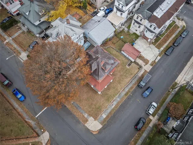 a view of a garage room
