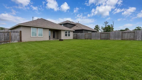 $274,900 | 14200 Yellow Jacket Court, Willis, TX 77318