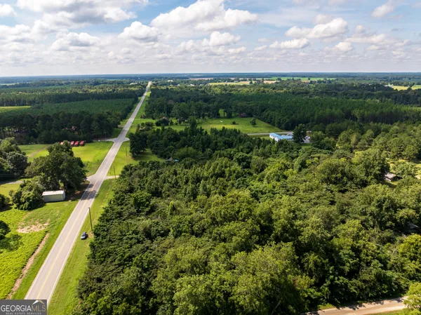 a view of an outdoor space and a yard