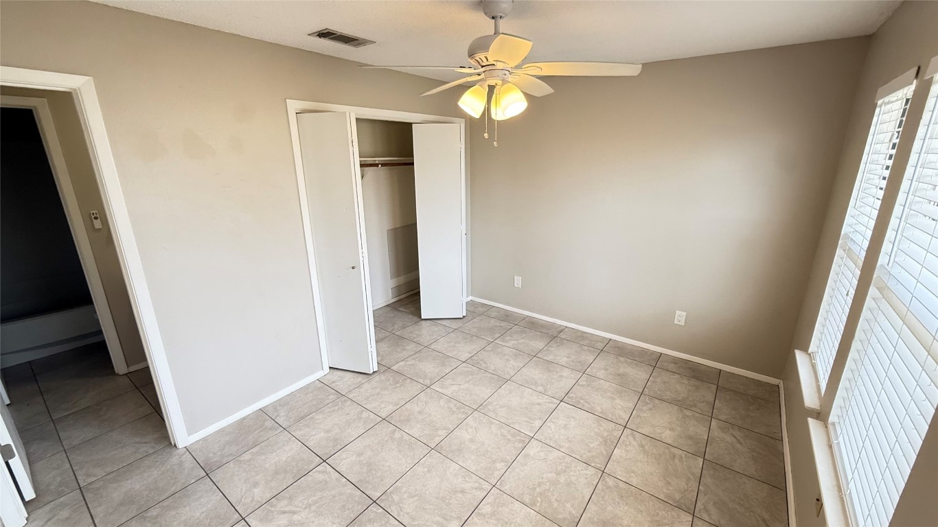 107 Owen Circle Georgetown, TX 78626 - Photo 7 of 13