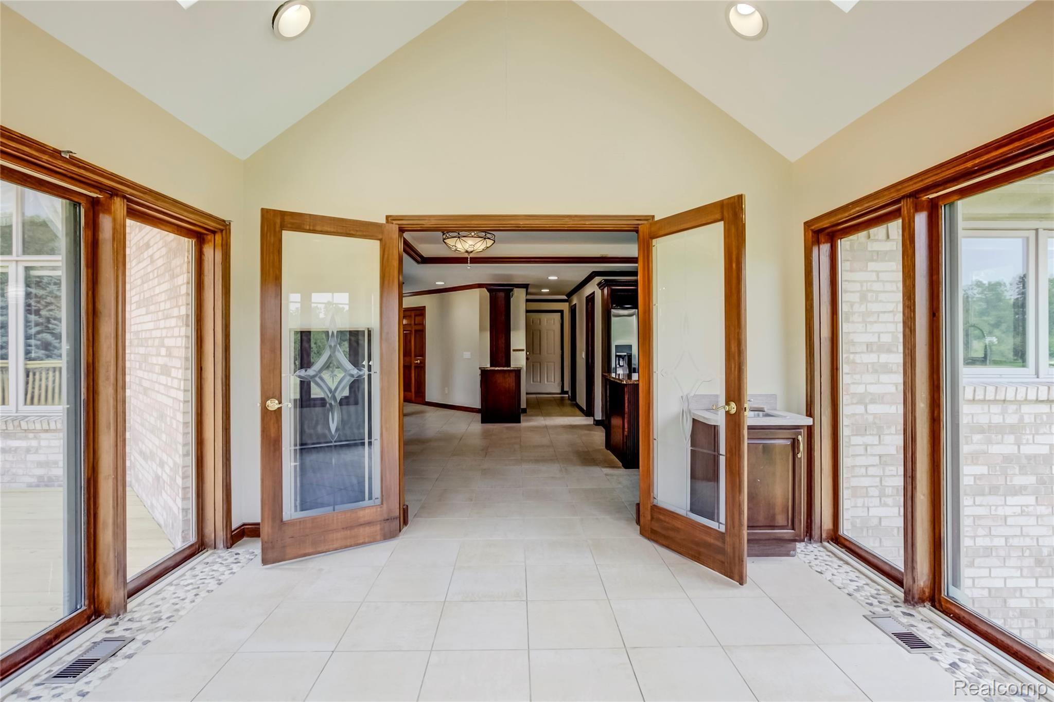16989 29 Mile Road Ray, MI 48096 - Photo 16 of 37 16989 29 Mile Road, Ray, MI-20-FULL.jpg