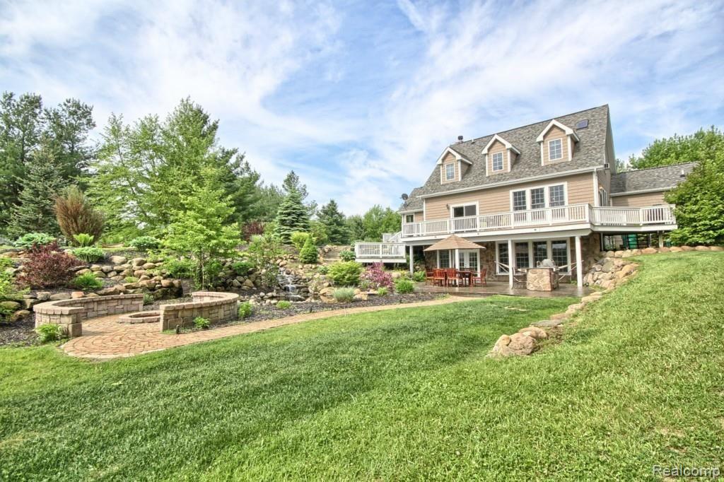 2266 Rochester Road Leonard, MI 48367 - Photo 30 of 30 Rear.jpg