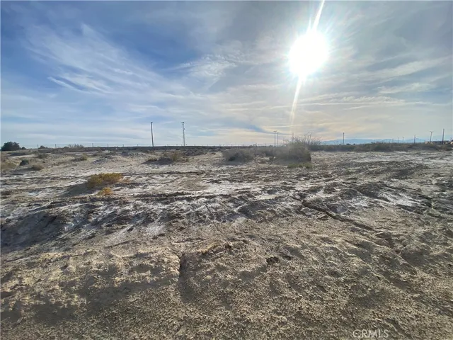 a view of a room with an empty space