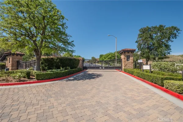 $889,000 | 28802 Silversmith Drive, Valencia, CA 91354