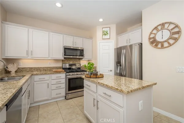 $889,000 | 28802 Silversmith Drive, Valencia, CA 91354