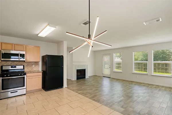 $1,875 | 6942 Shining Sumac Avenue, Houston, TX 77084