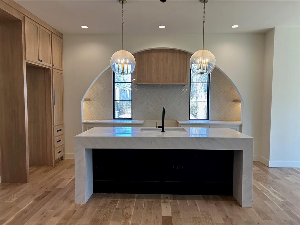 7143 Cedar Street Prairie Village, KS 66208 - Photo 9 of 36