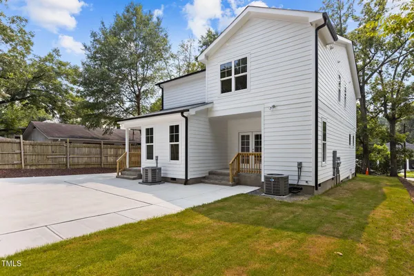 $1,900 | 214 North Guthrie Avenue, Unit A, Durham, NC 27703