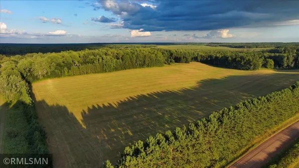 $725,000 | 29224 Hawks Nest Lane, Hinckley, MN 55037