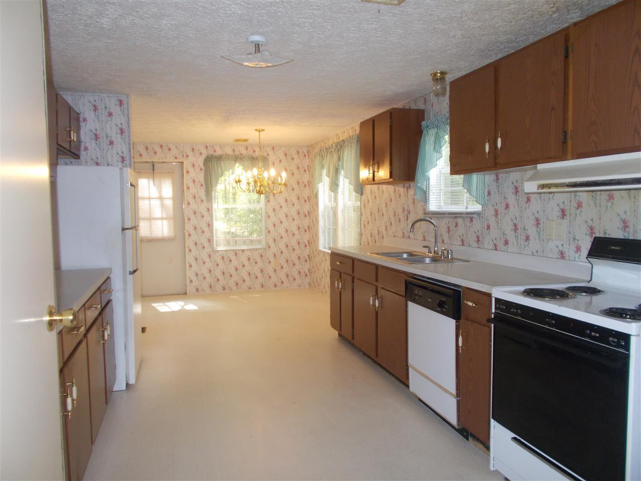4625 Lockley Road Apex, NC 27539 - Photo 7 of 23 Kitchen