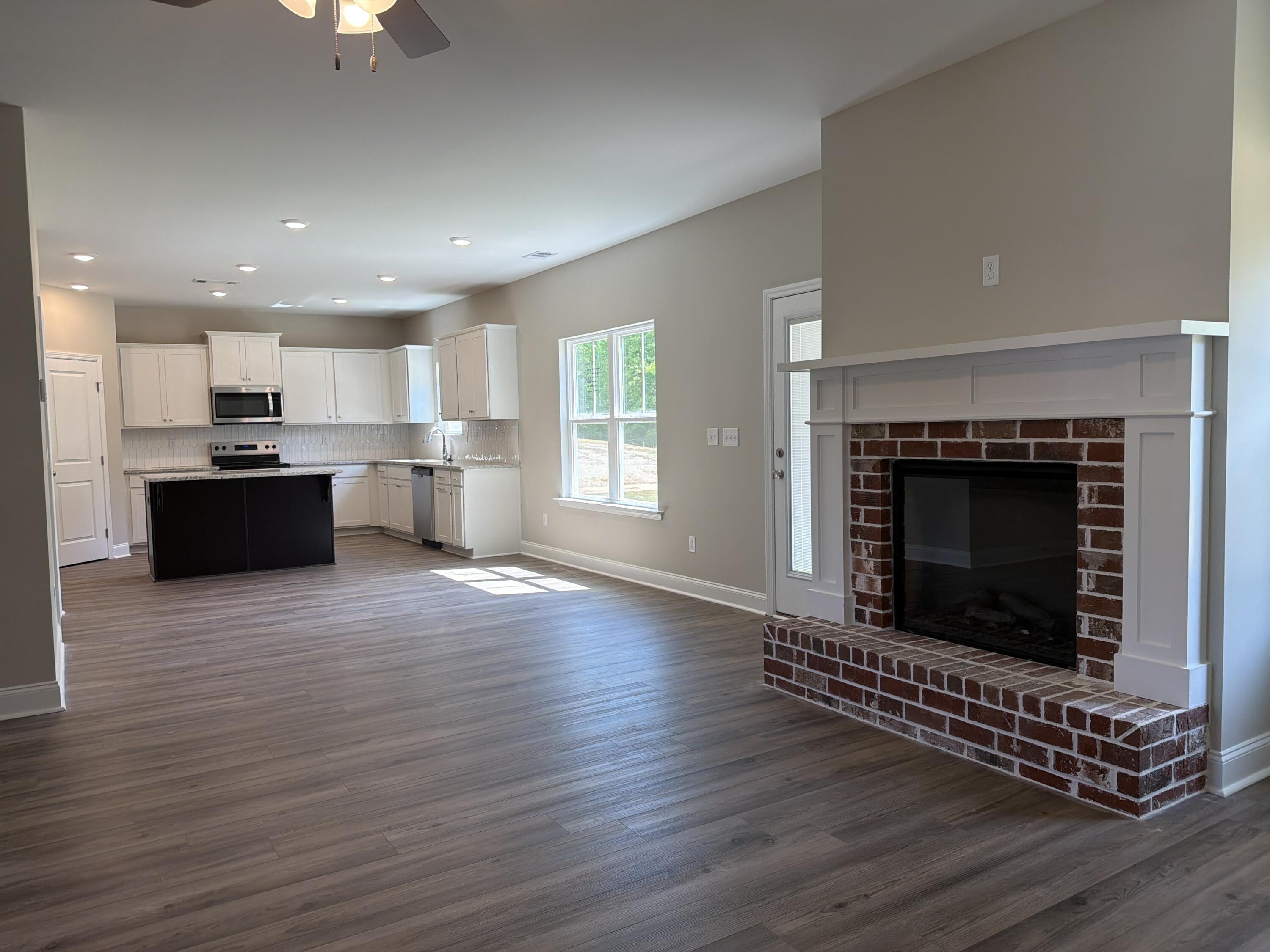 1395 Elias Way Thomson, GA 30824 - Photo 12 of 16 image