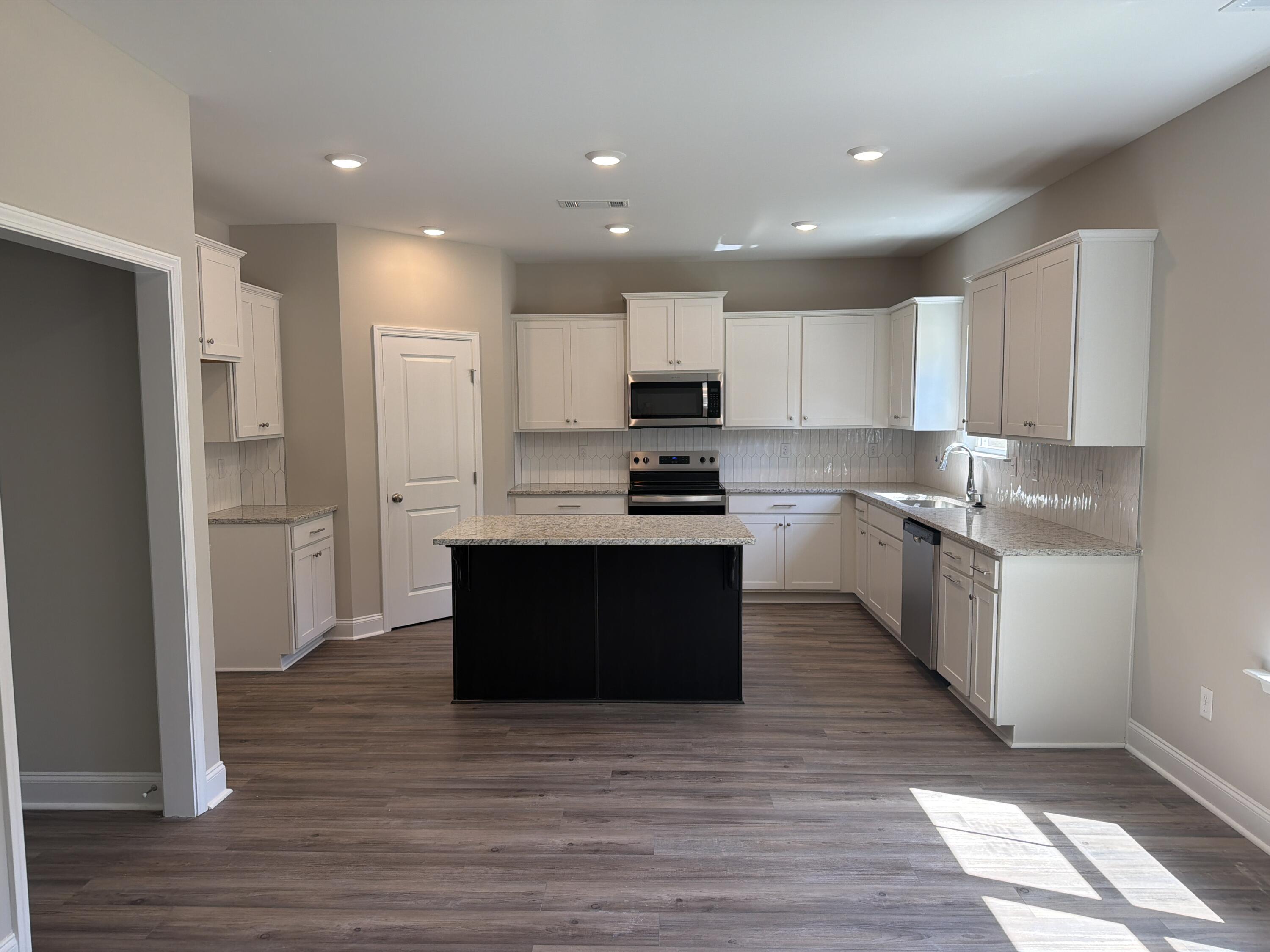 1395 Elias Way Thomson, GA 30824 - Photo 14 of 16 image