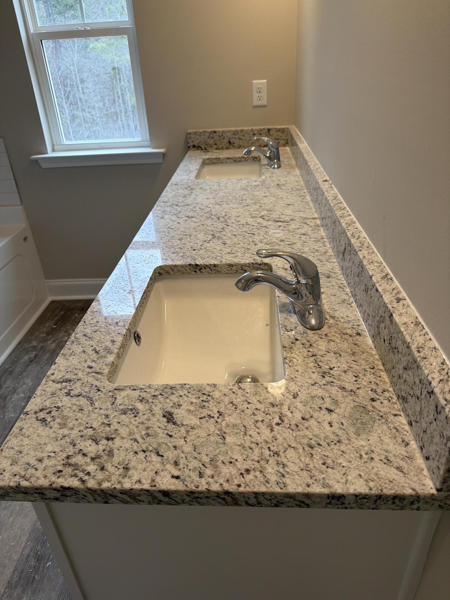 1395 Elias Way Thomson, GA 30824 - Photo 5 of 16 image