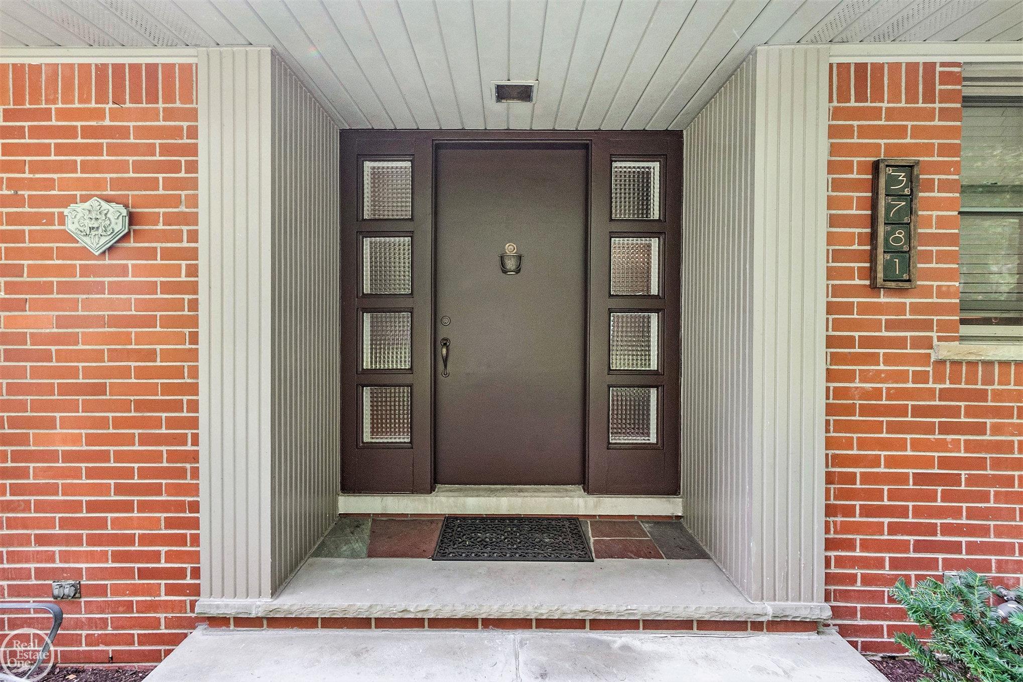 3781 Lincoln Road Bloomfield Hills, MI 48301 - Photo 3 of 37