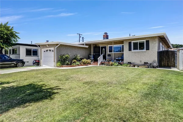 $1,059,000 | 6141 East Huntdale Street, Long Beach, CA 90808