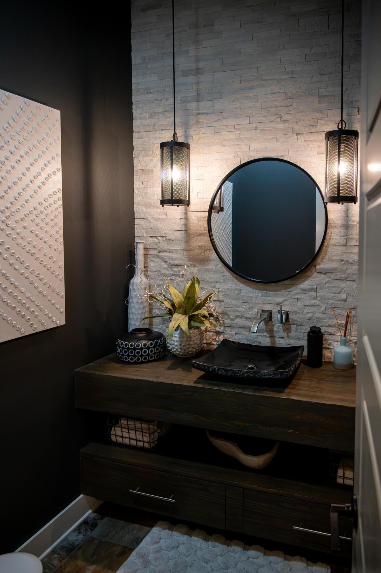 1404 Guilford Road Delaware, OH 43015 - Photo 7 of 33 Powder room