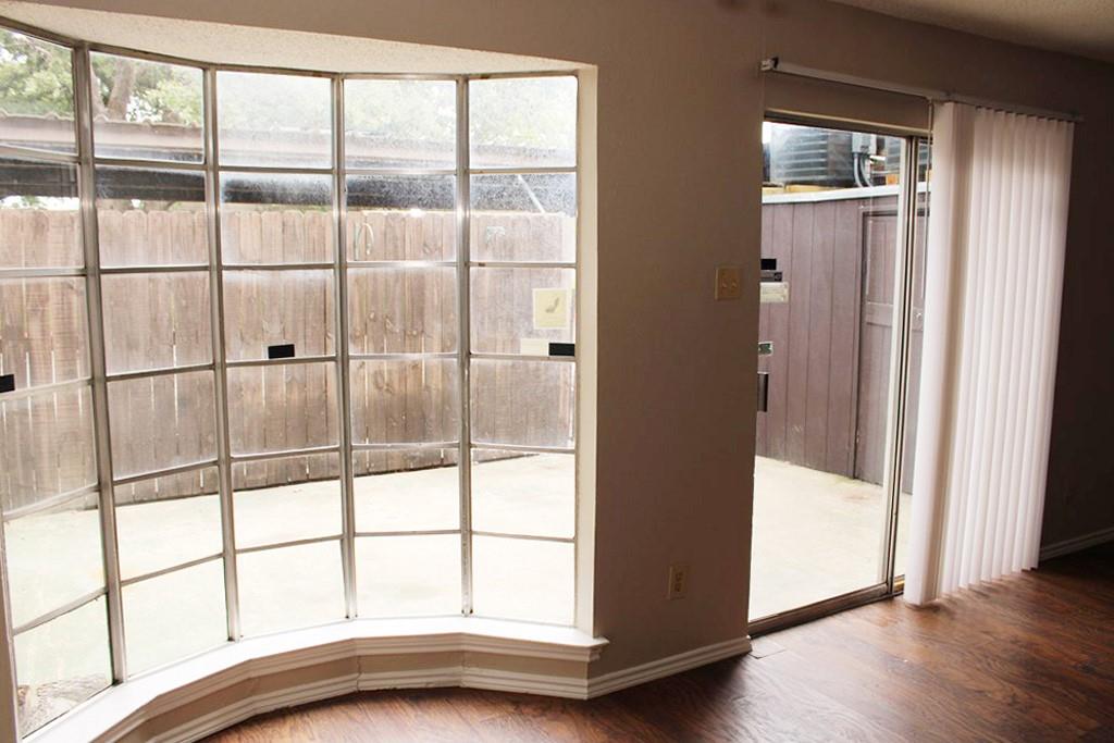 1725 East Grauwyler Road, Unit 138 Irving, TX 75061 - Photo 4 of 20 Dining Area with Bow Windos