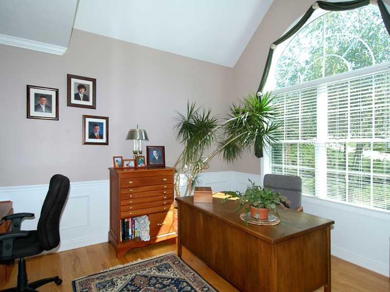 2315 Rochester Road Franklin Park, PA 15237 - Photo 4 of 25 Den. Office/study/den...