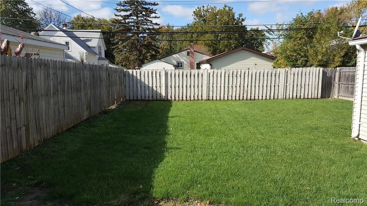 7449 Inkster Road Westland, MI 48185 - Photo 4 of 17 20161022_121517.jpg