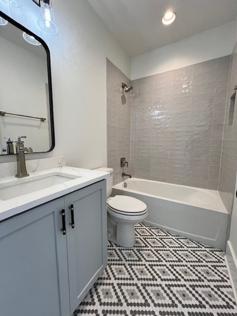 9493 Grand Haven Drive Brentwood, TN 37027 - Photo 33 of 37 a bathroom with a sink a toilet and shower