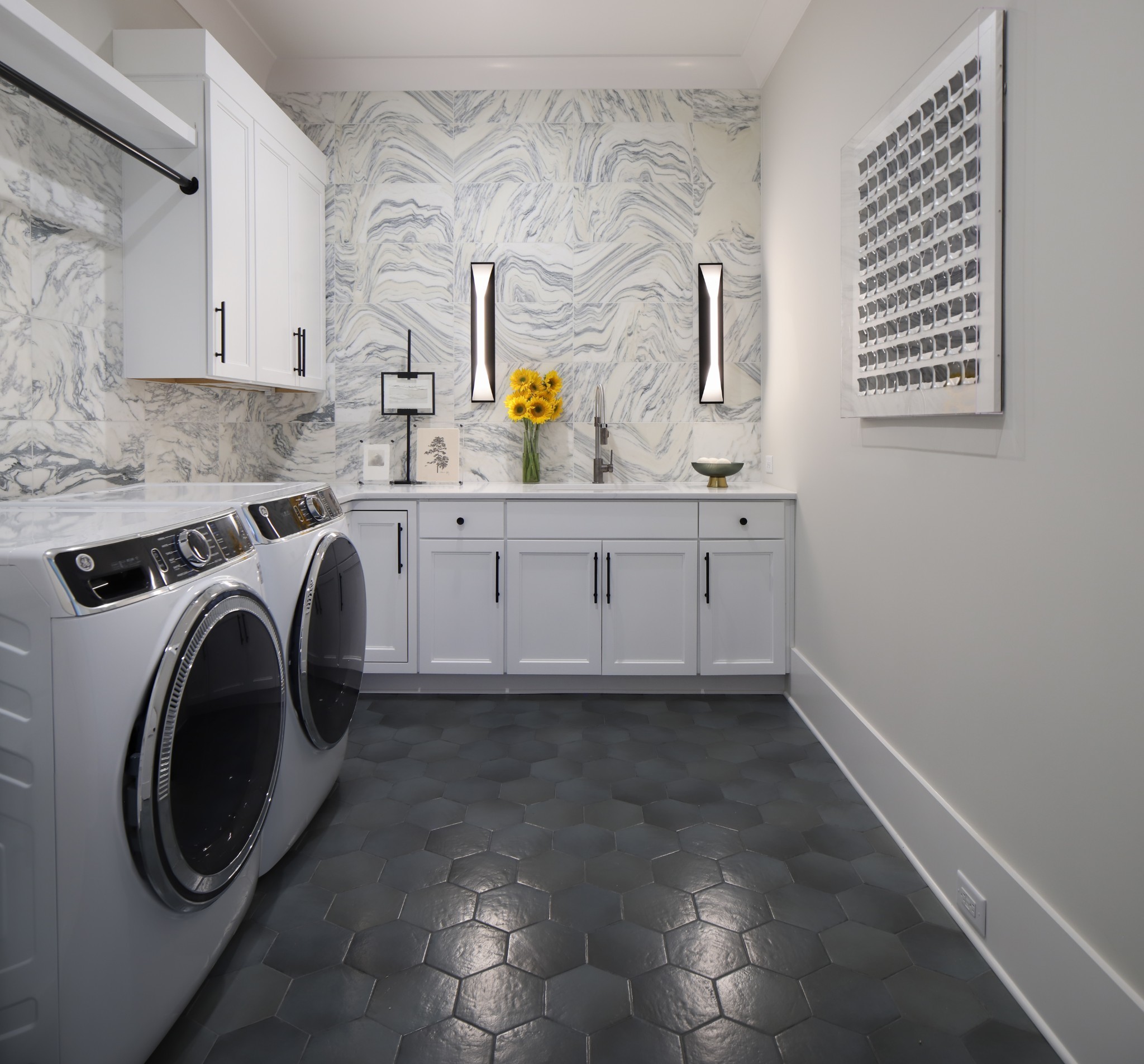 9493 Grand Haven Drive Brentwood, TN 37027 - Photo 9 of 37 a utility room with cabinets