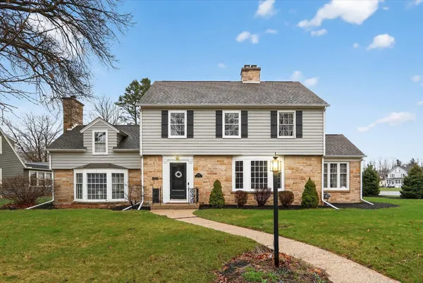 $430,000 | 1219 Columbus Circle, Janesville, WI 53545