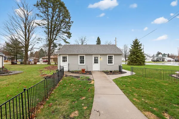 $430,000 | 1219 Columbus Circle, Janesville, WI 53545