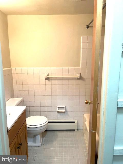 114 Park Avenue, Unit 5B Swarthmore, PA 19081 - Photo 7 of 9 a bathroom with a toilet and shower