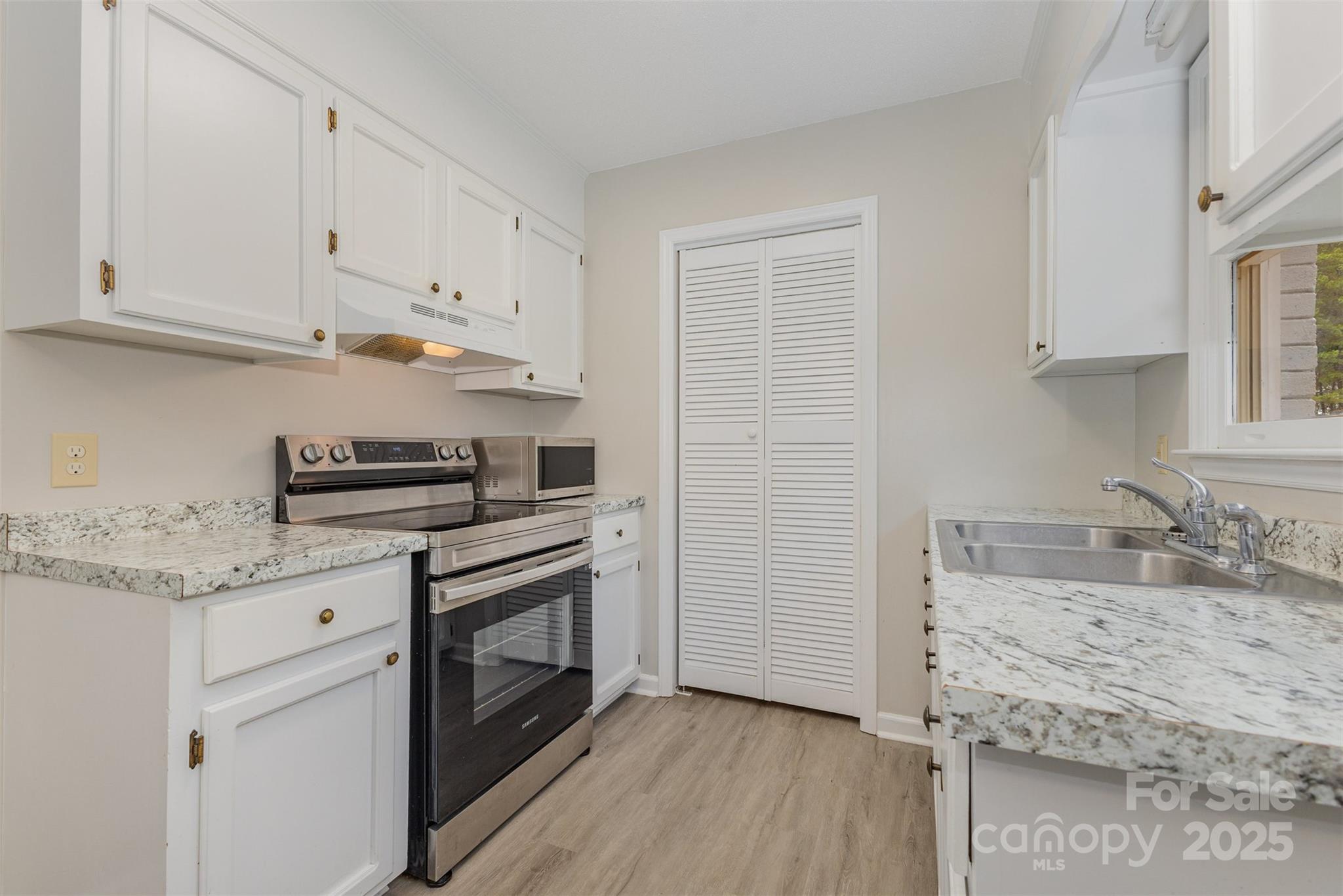 1310 State Rd S-46-1197 Clover, SC 29710 - Photo 11 of 30