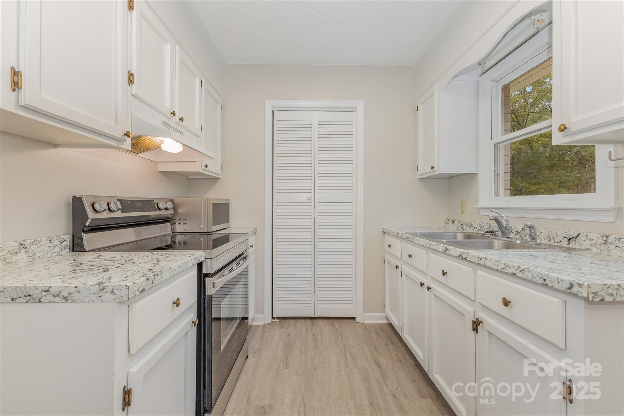 1310 State Rd S-46-1197 Clover, SC 29710 - Photo 10 of 30