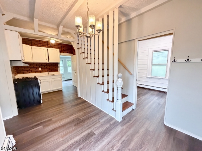 20 Alpine Road Montville, NJ 07082 - Photo 3 of 18