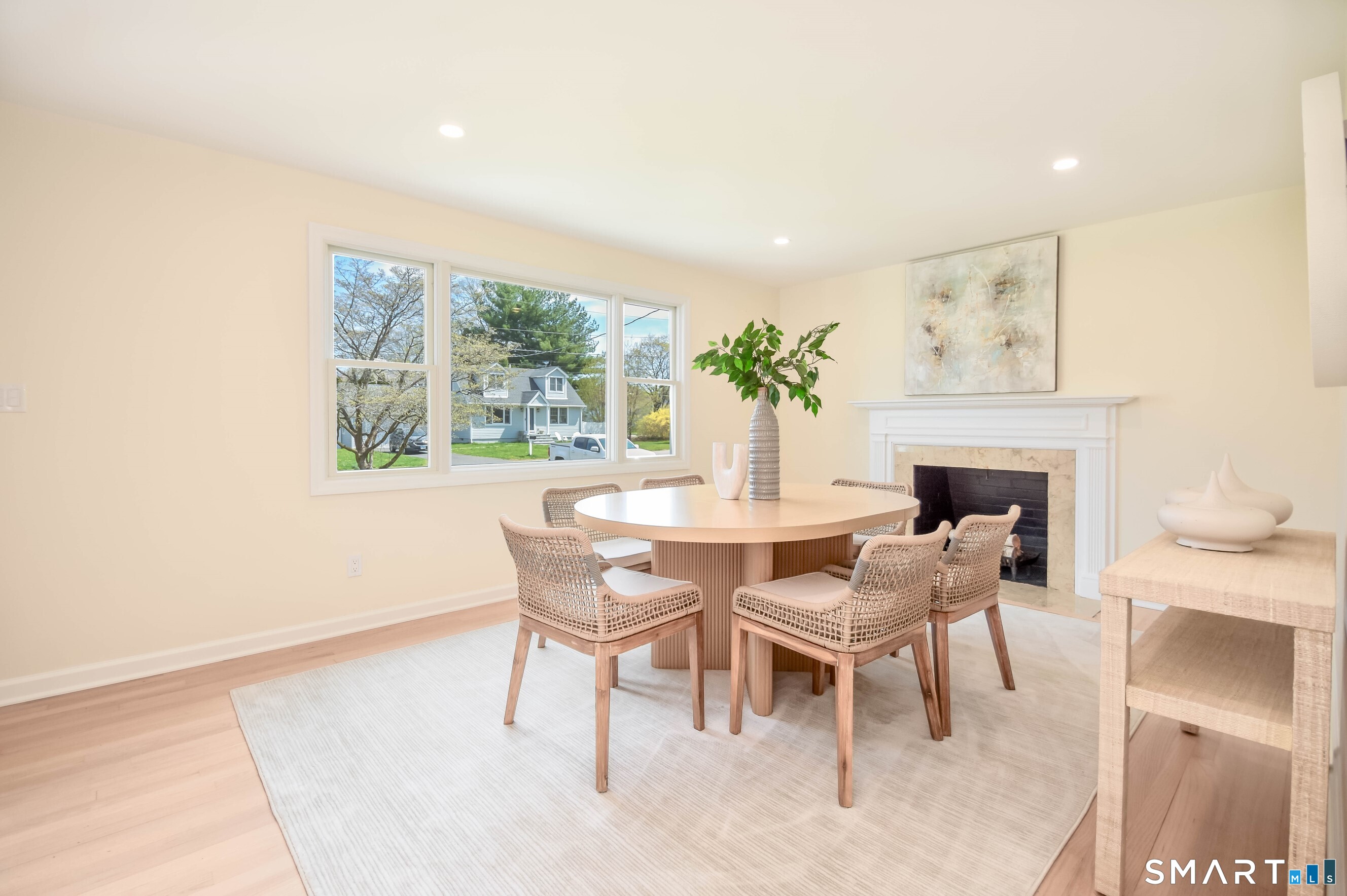 27 Brookdale Road Fairfield, CT 06824 - Photo 8 of 30