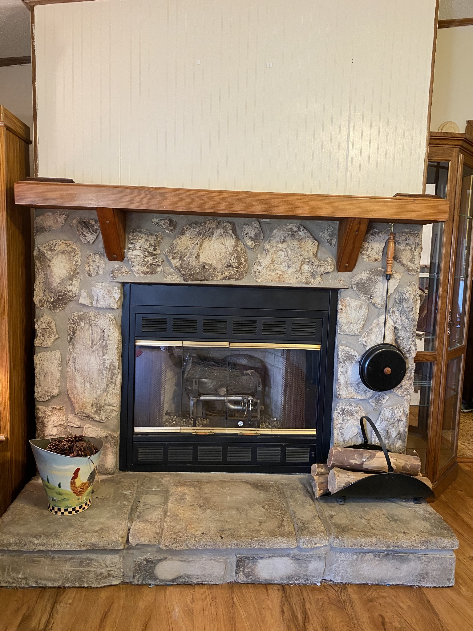 4008 Green Road Springfield, TN 37172 - Photo 15 of 24 a living room with a fireplace