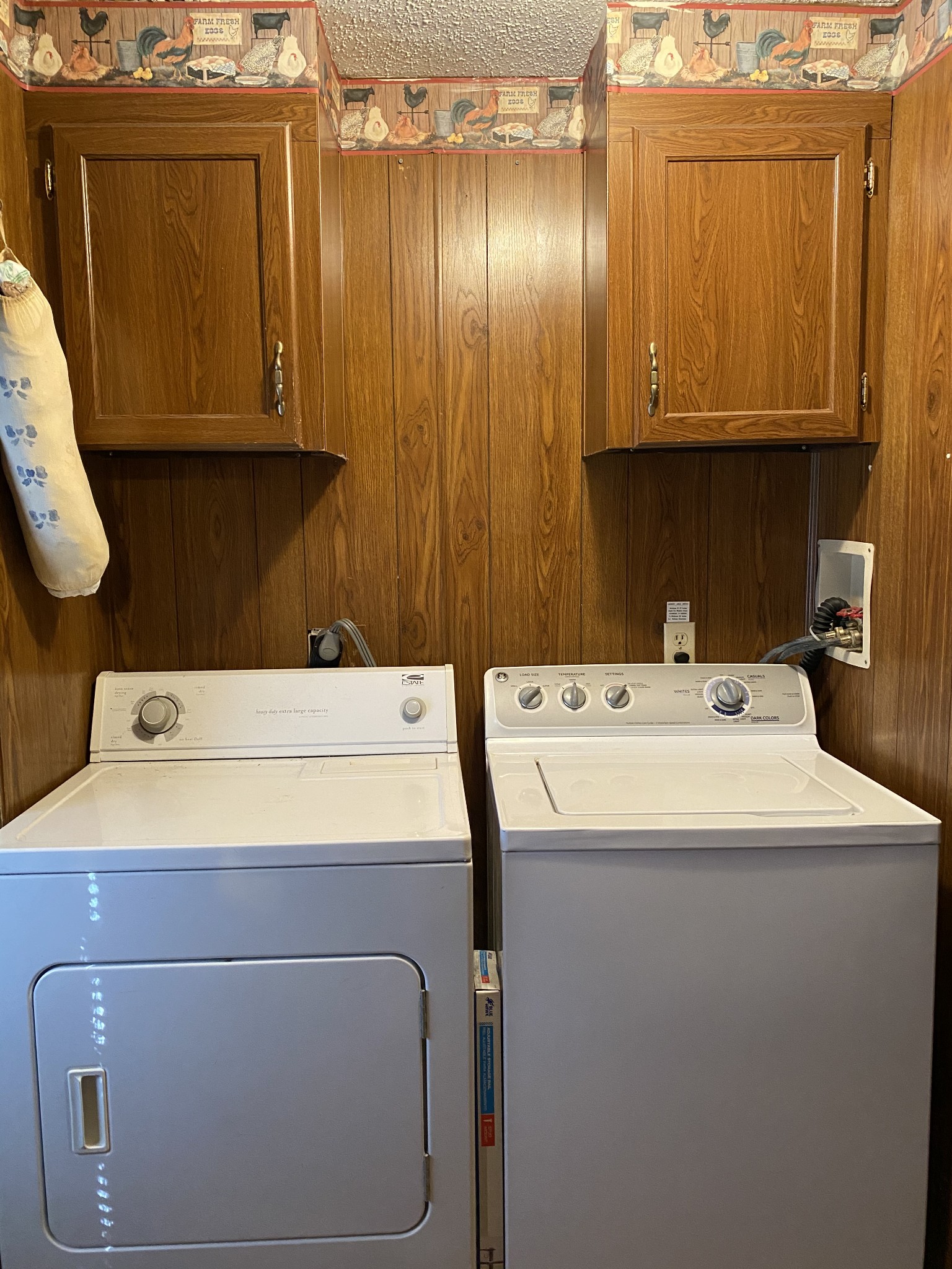 4008 Green Road Springfield, TN 37172 - Photo 20 of 24 a utility room with dryer and washer