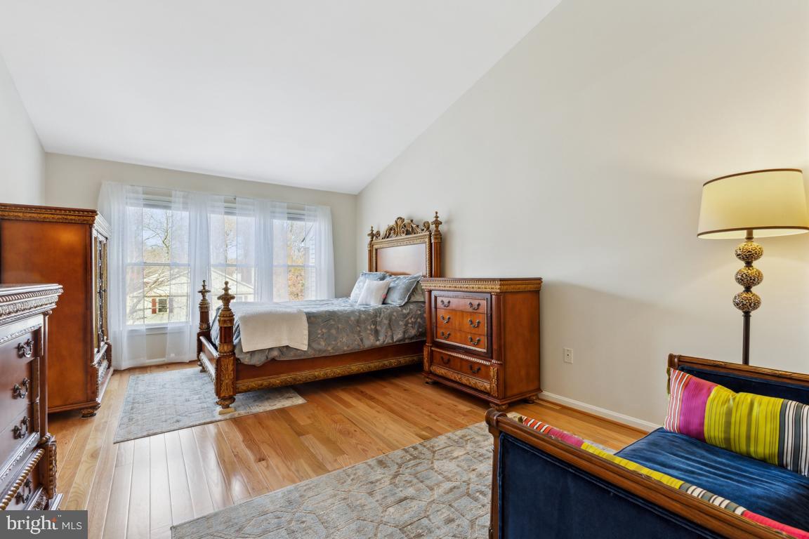 7299 Olde Lantern Way Springfield, VA 22152 - Photo 22 of 50 Large ensuite primary bedroom