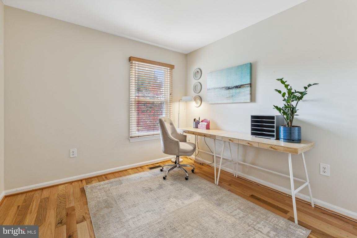 7299 Olde Lantern Way Springfield, VA 22152 - Photo 27 of 50 Bedroom 2