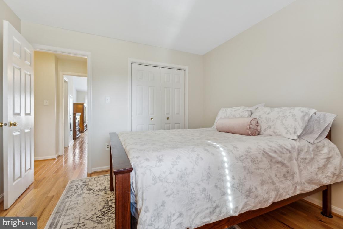 7299 Olde Lantern Way Springfield, VA 22152 - Photo 29 of 50 Bedroom 3