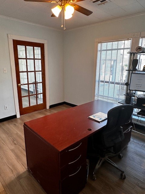 1326 Almeda Genoa Road Houston, TX 77047 - Photo 13 of 24 a room with furniture and window