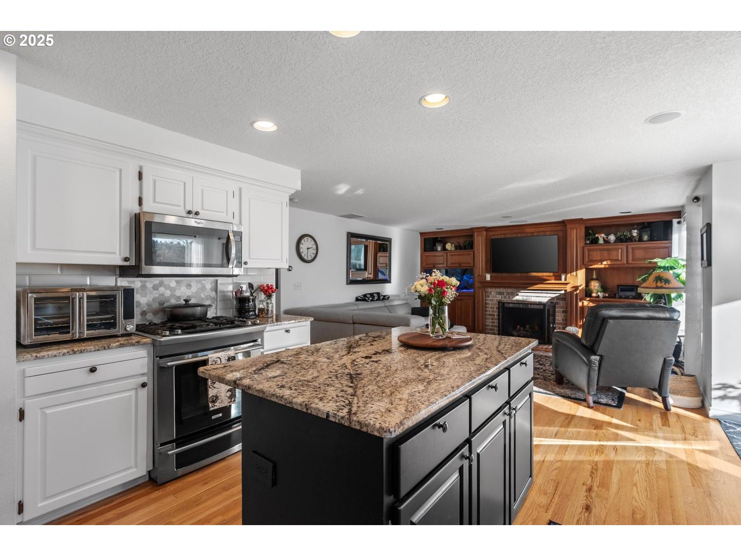 16664 Southwest Hargis Road Beaverton, OR 97007 - Photo 13 of 48 Gallery Image 13