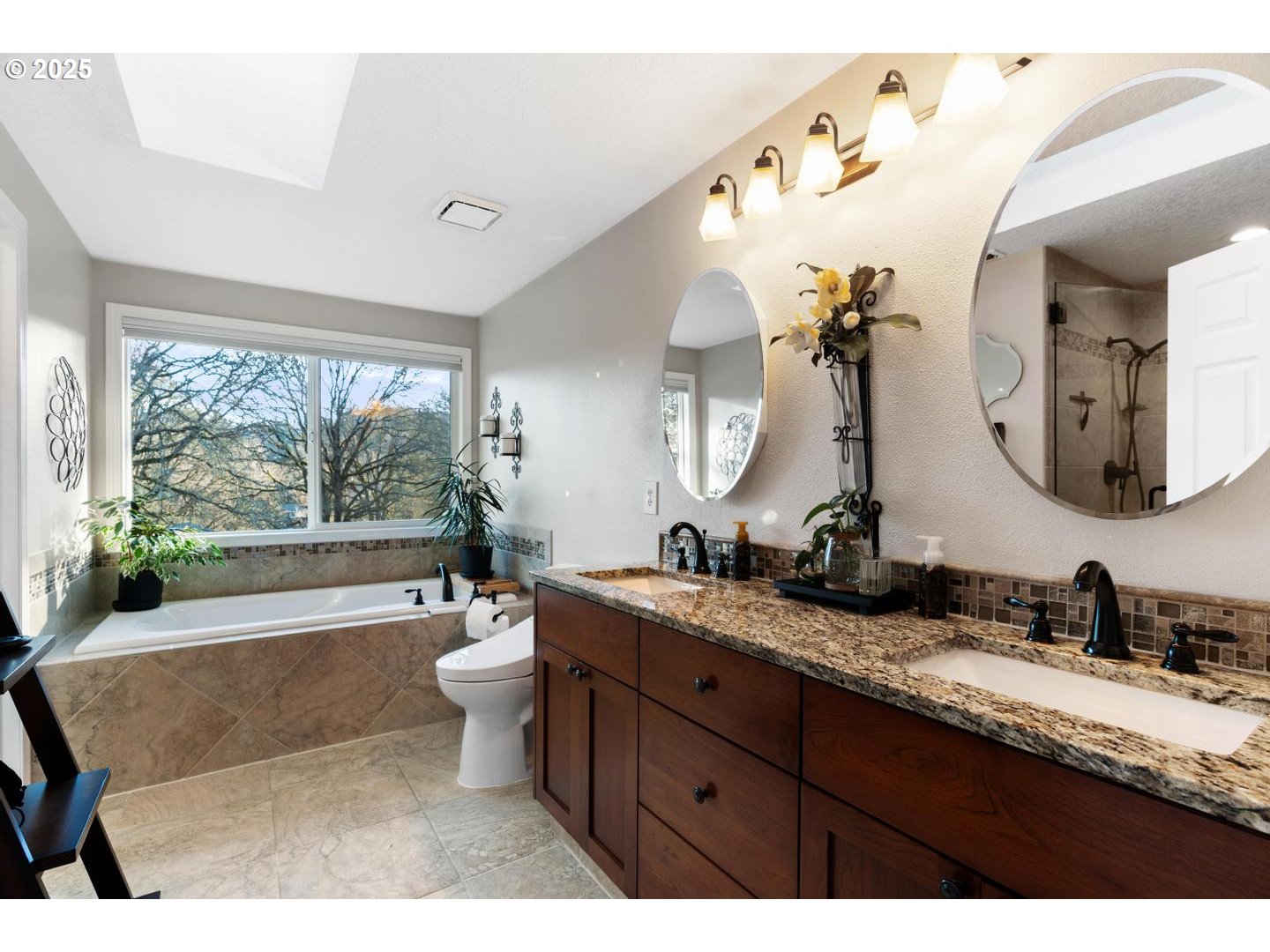 16664 Southwest Hargis Road Beaverton, OR 97007 - Photo 27 of 48 Gallery Image 27