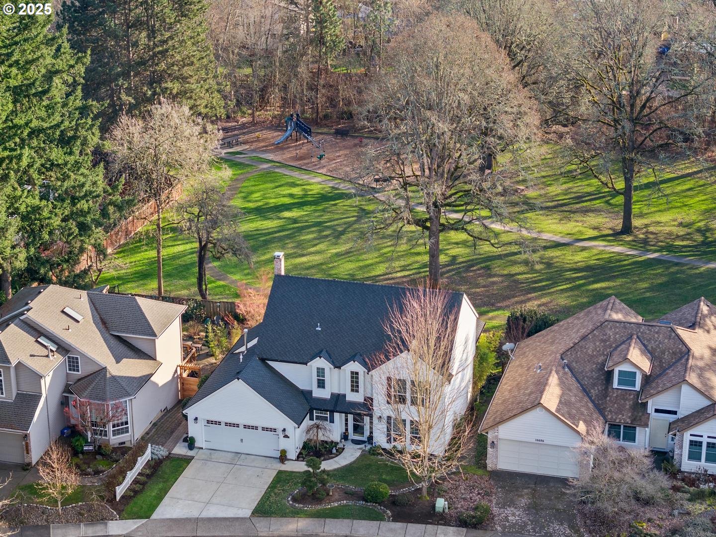 16664 Southwest Hargis Road Beaverton, OR 97007 - Photo 3 of 48 Gallery Image 3